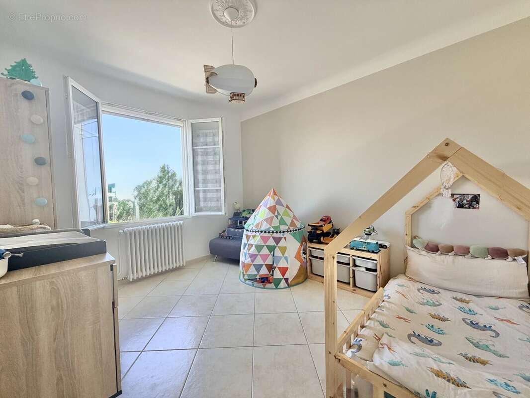 Belle maison familiale de 4 chambres, proche de toutes les commodités - photo 11