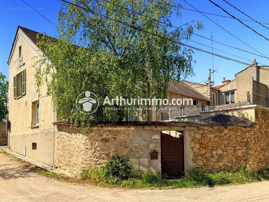 Maison à ETIOLLES