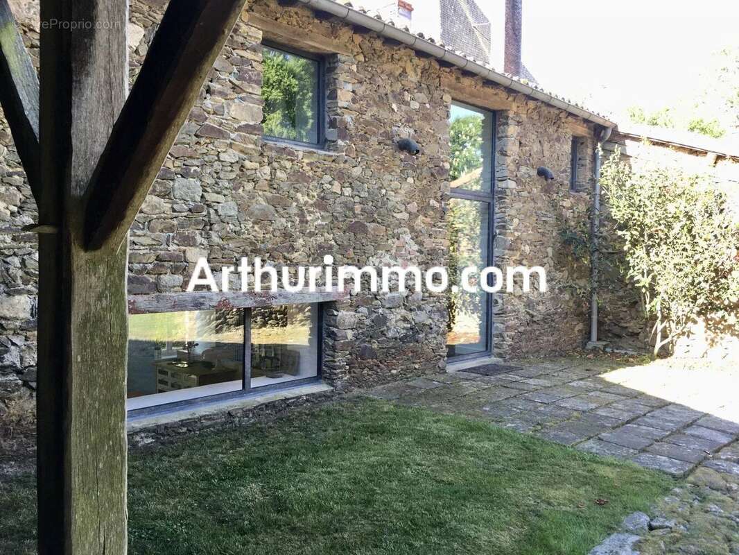Maison à MAULEON