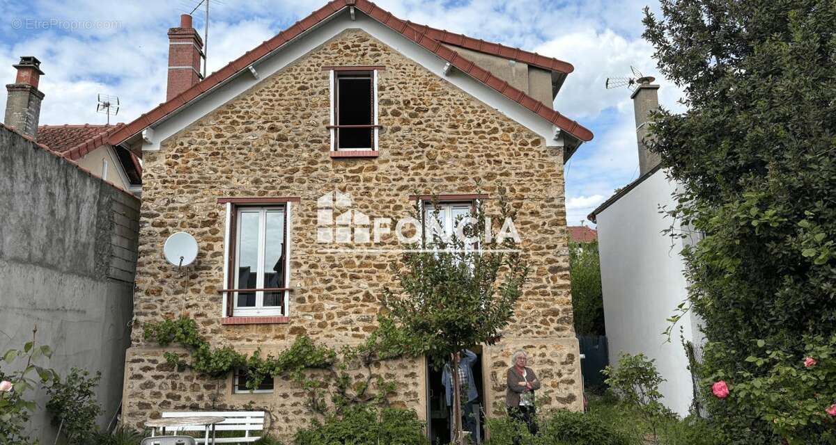 Maison à VILLENEUVE-SAINT-GEORGES