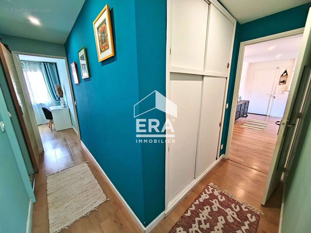 Appartement à MARSEILLE-5E