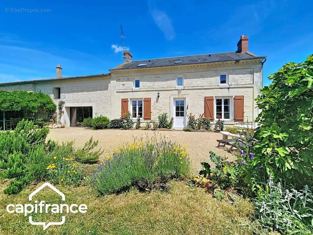 Maison en pierre de caractère 195 m² – 3 chambres – mezzanine – terrain 1 606 m² – Saint-Martin-de-Sanzay proche Saumur, Montreu - photo 13