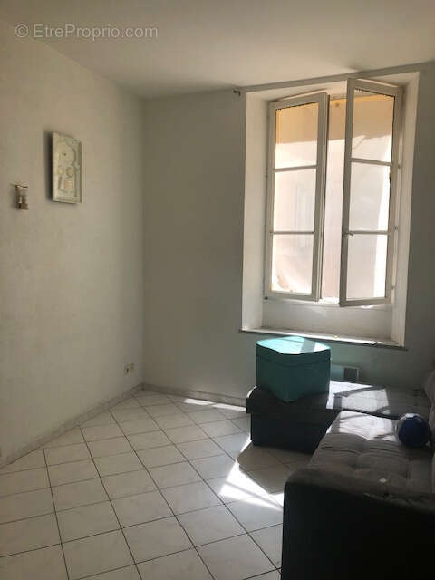 Appartement à MARSEILLE-1E