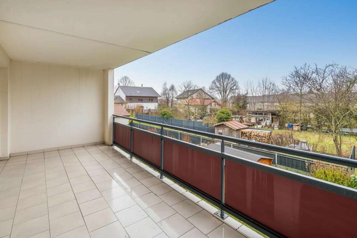 Appartement à SERGY