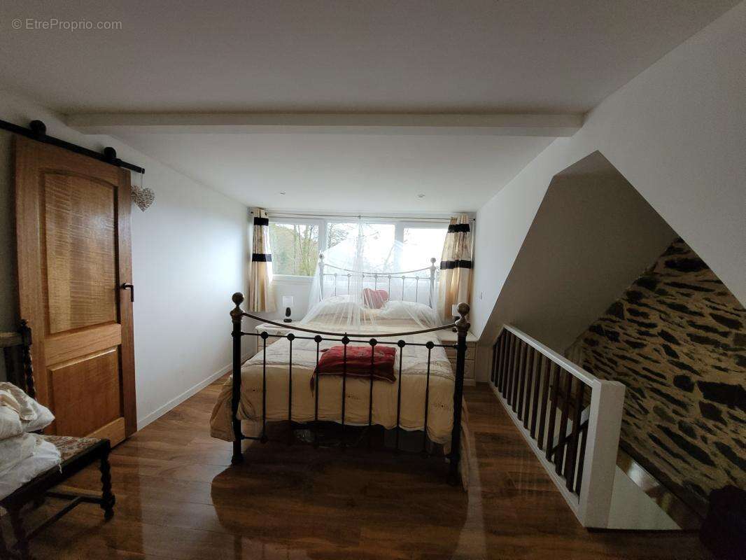 Charmante propriété en pierre avec deux maisons, dépendances - photo 10