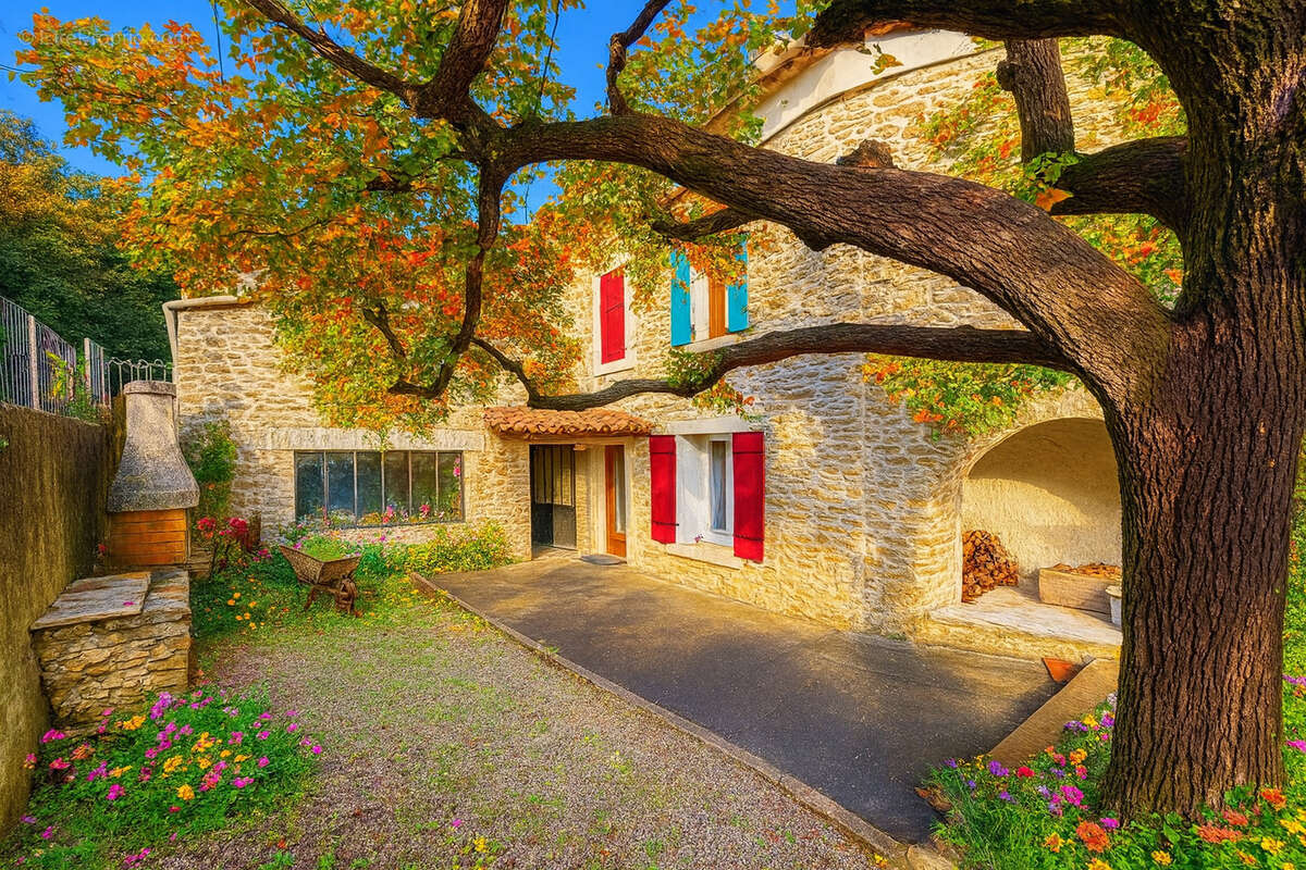 Maison à ENTRECHAUX