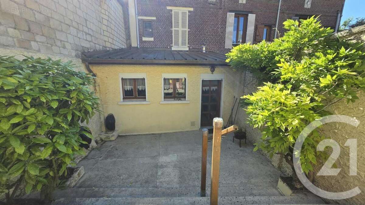 Maison à PONT-SAINTE-MAXENCE