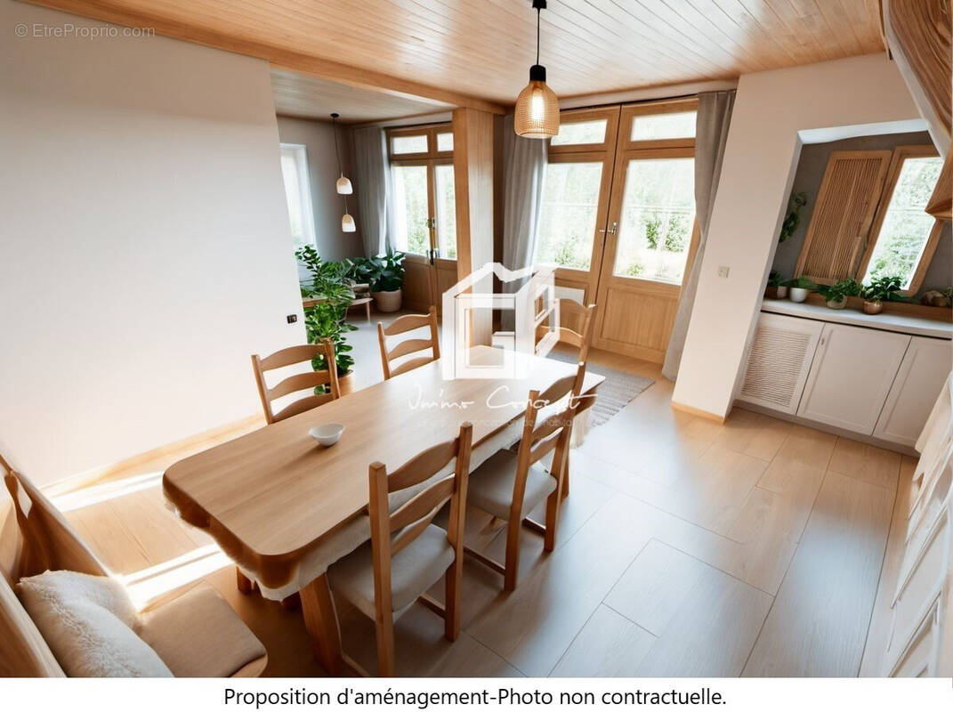 Maison à SALLES-CURAN