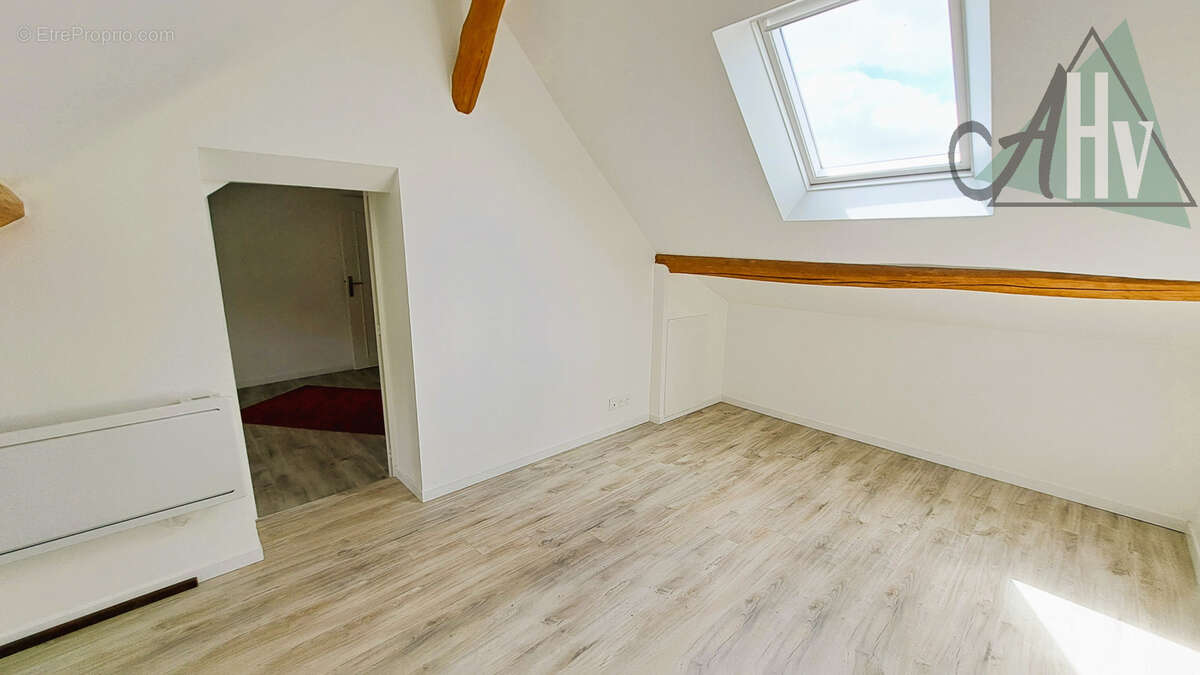 Proche BRAY SUR SEINE - Maison de 64 m2 avec 2 chambres, petit jardin avec garage - photo 10