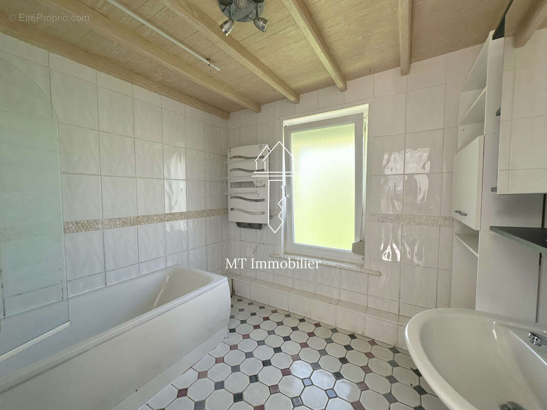 Maison à CAVRON-SAINT-MARTIN