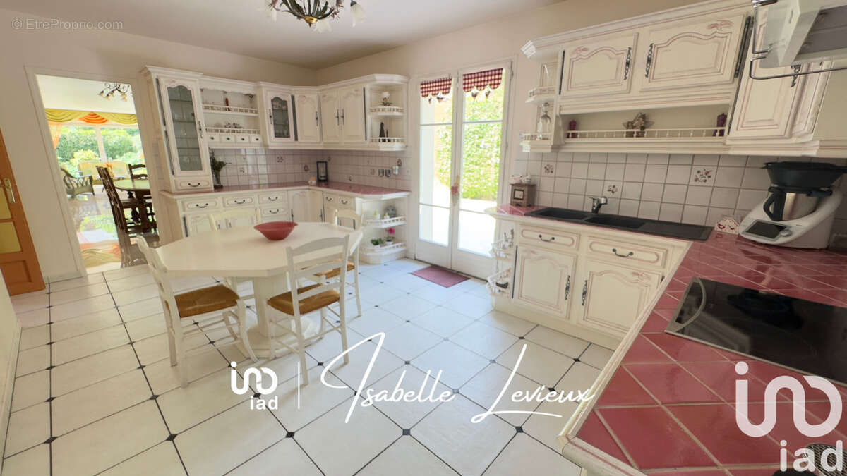 Maison 236 m² à Brueil-En-Vexin  - photo 5