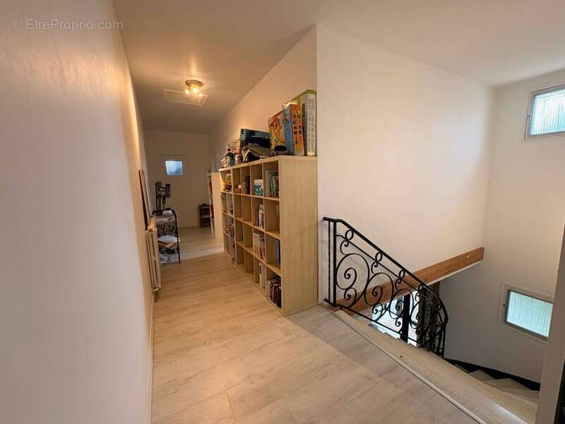  Maison T6 de 152 m² à Nogaro – Centre-ville & Jardin arboré - photo 18