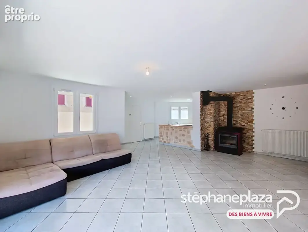 Maison 97m² - 3 chambres + garage et jardin clos à St Maurice de Gourdans idéale primo-accédants - photo 3