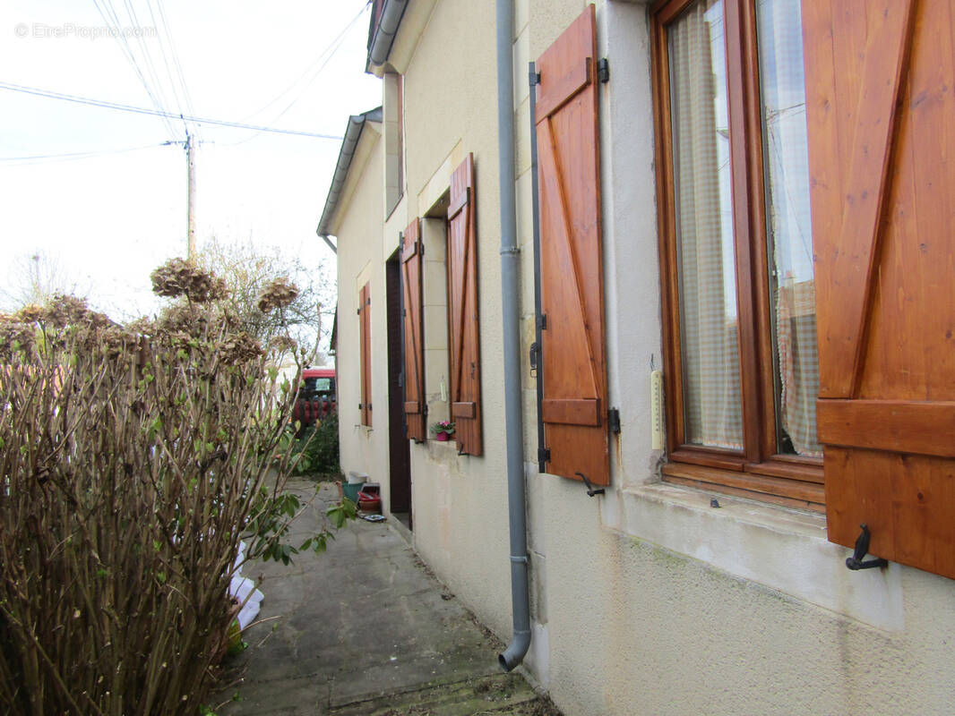 Maison à LA CHAPELLE-HUGON