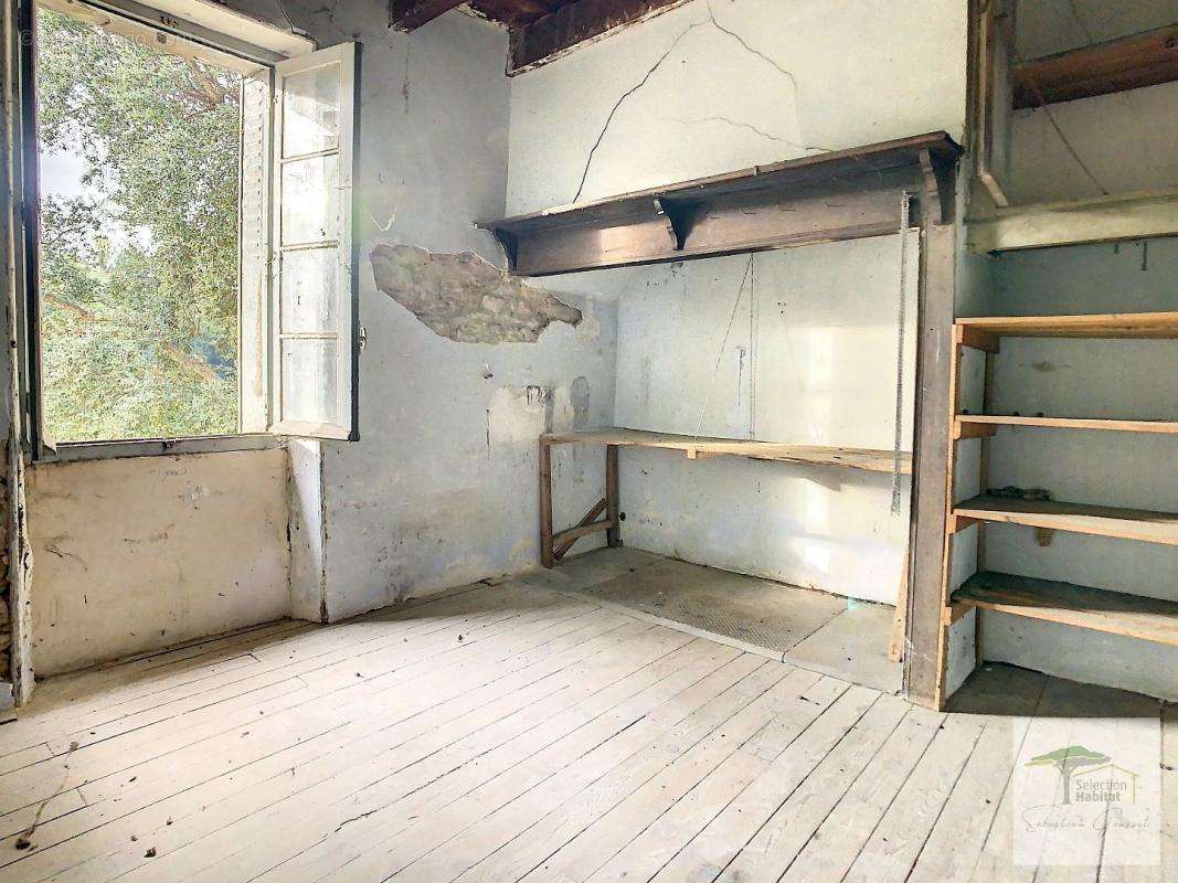 Maison à LAVAL-DE-CERE