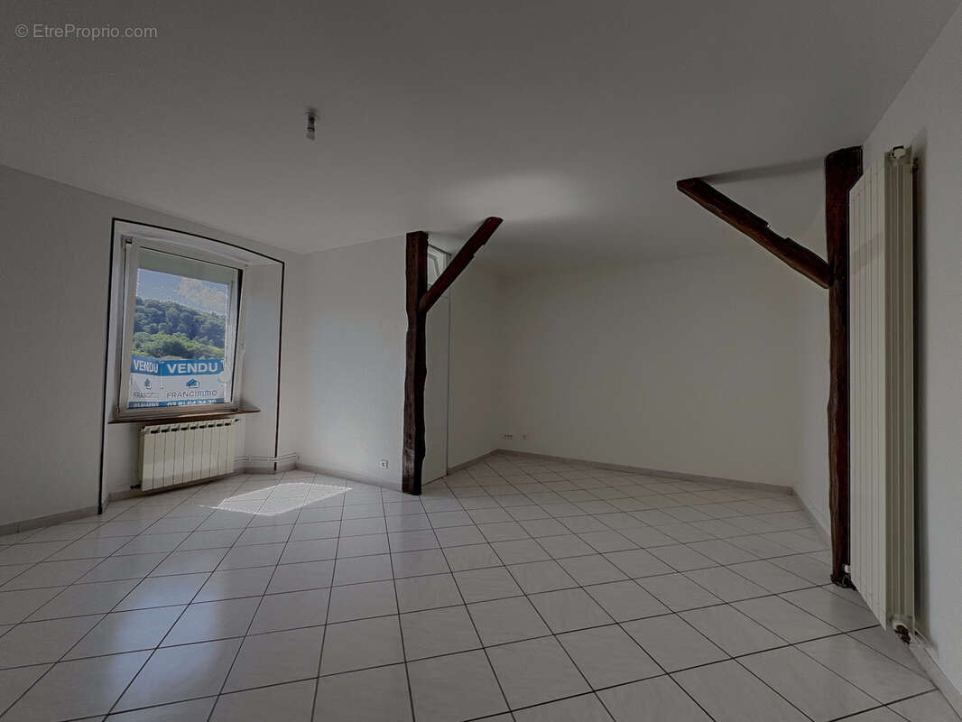 Appartement à PONT-DE-ROIDE