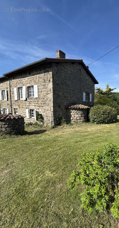 Maison à SAINT-JUST-MALMONT