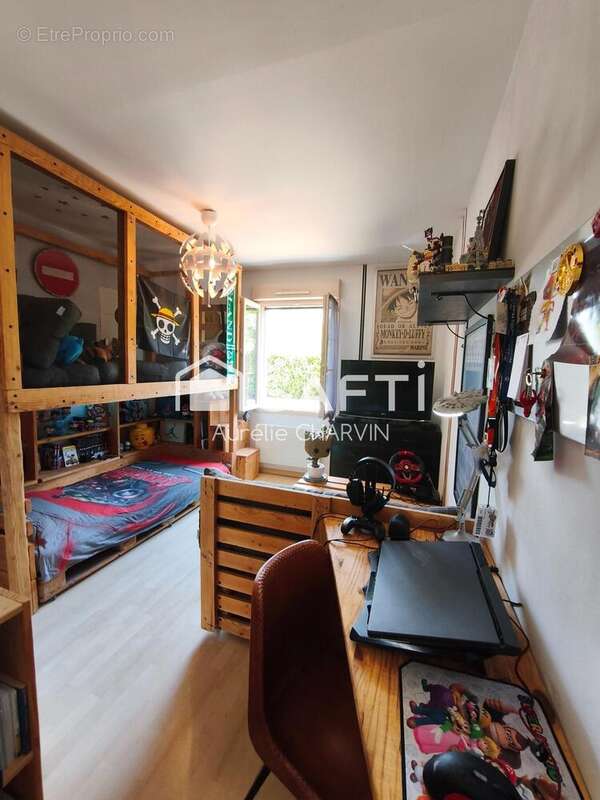 Photo 5