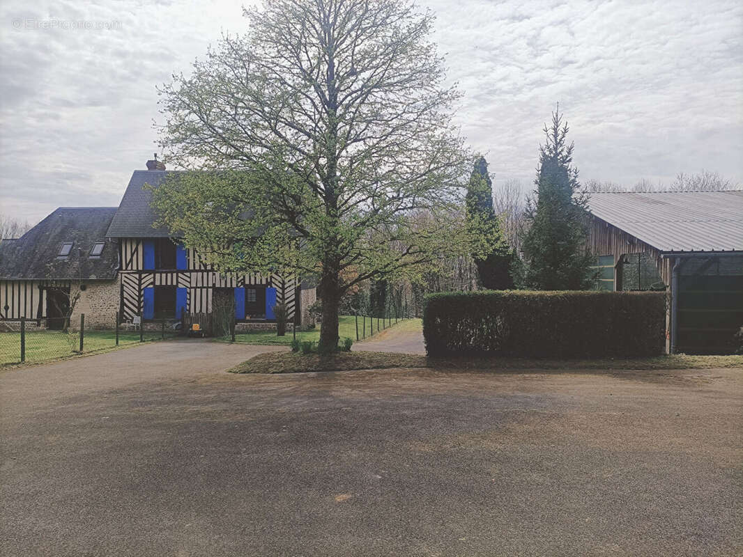 Maison à PONT-L&#039;EVEQUE