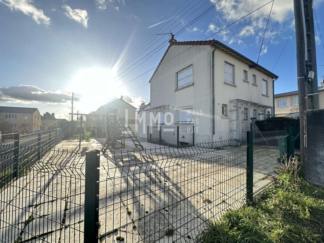 Maison à BESSE-SUR-BRAYE