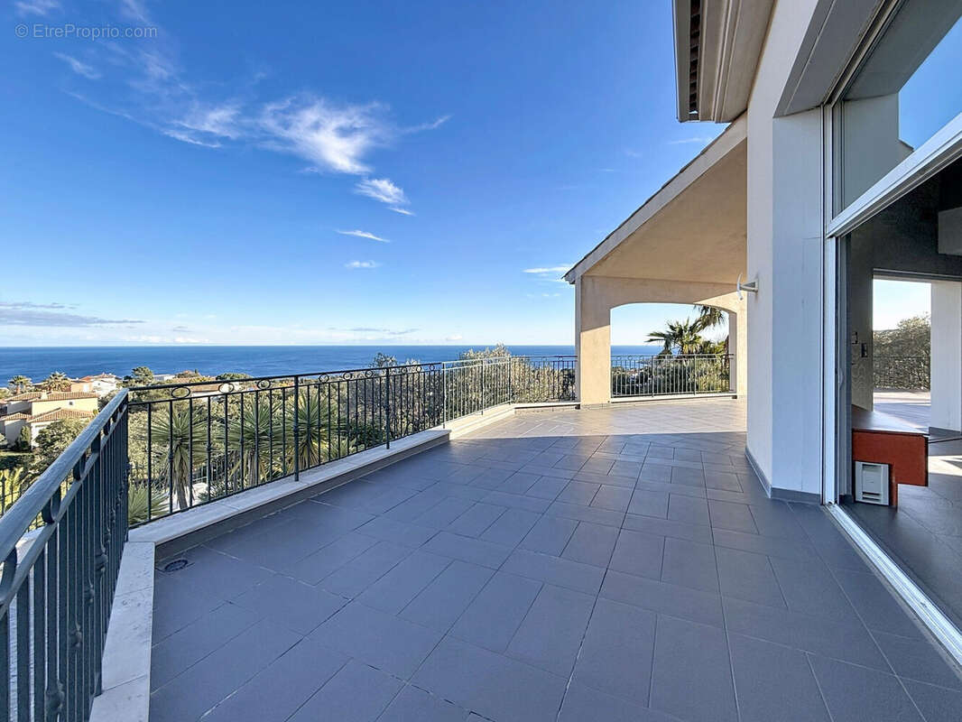 Maison à FREJUS