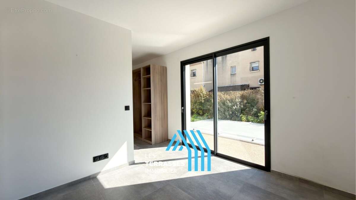 Maison à MONTELIMAR