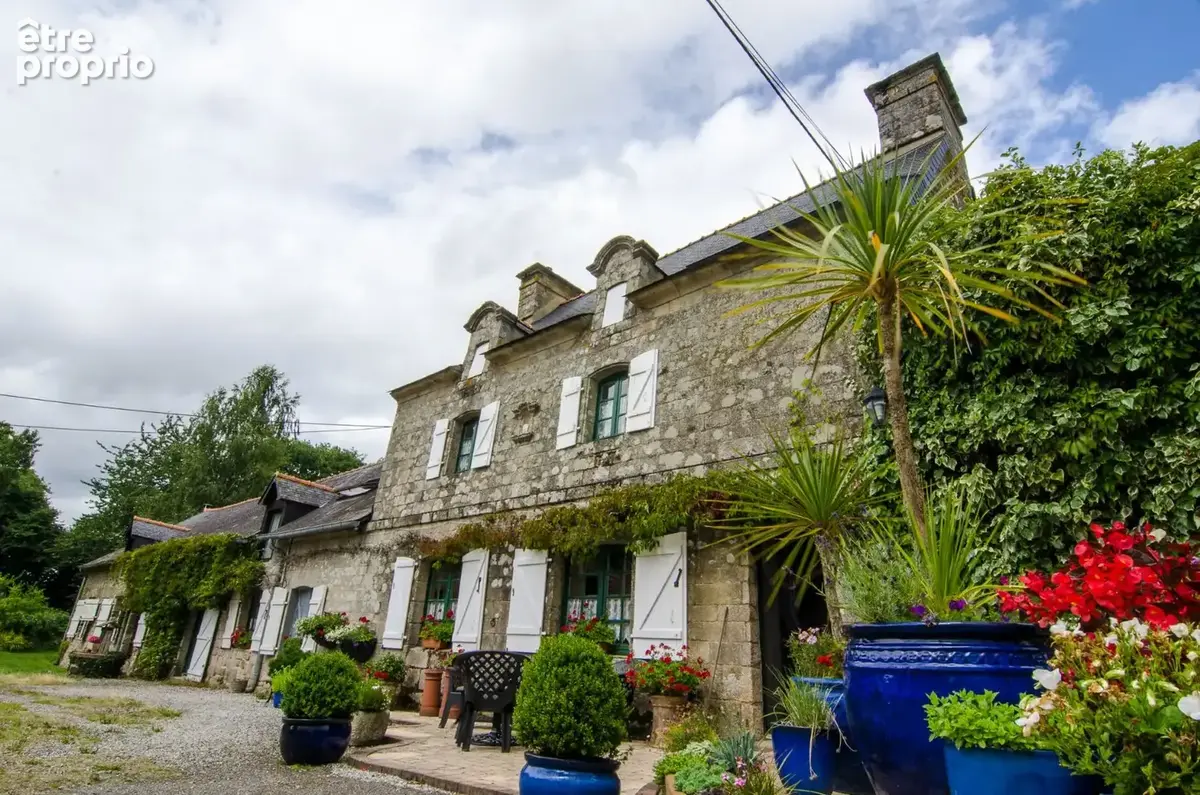 Propriété de caractère en Bretagne avec grand gîte, piscine et 1,6 hectare  résidence principale et potentiel de revenus près d - photo 3