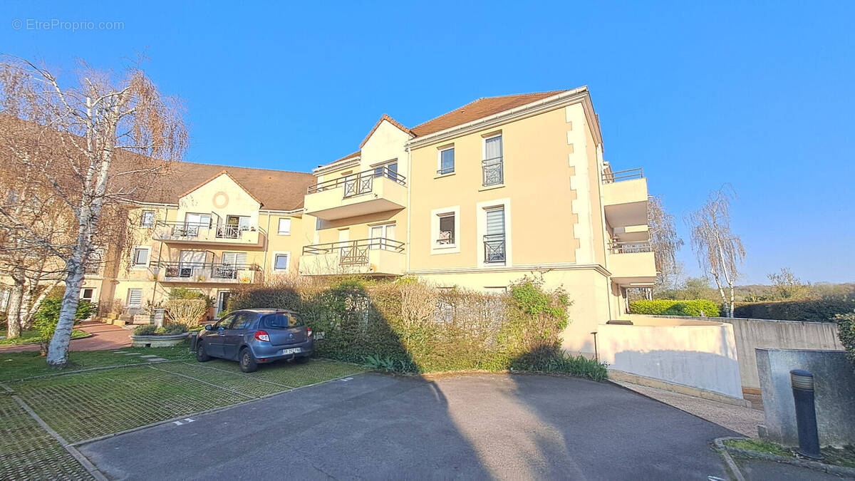 Appartement à SAINT-REMY-LES-CHEVREUSE
