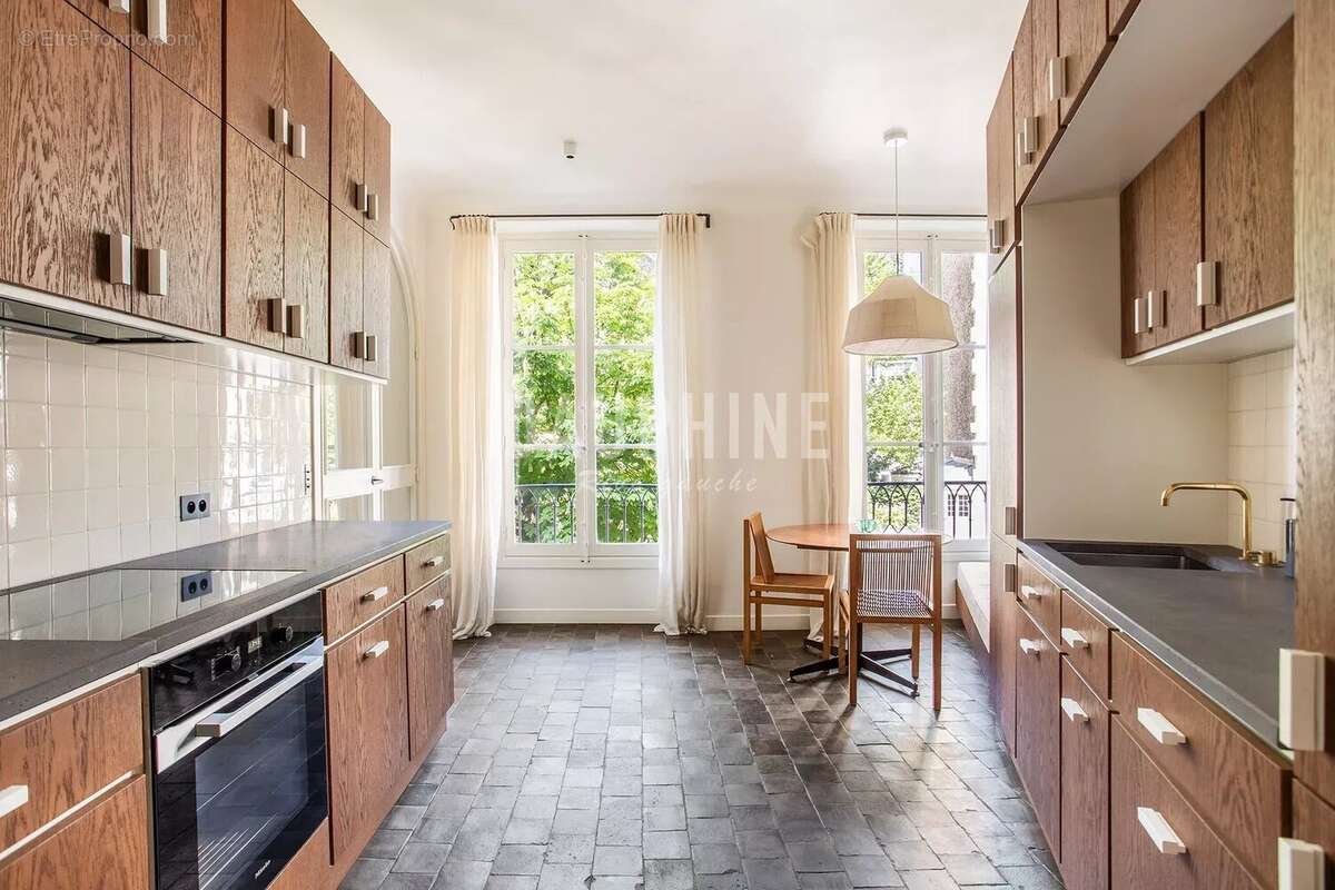 Appartement à PARIS-7E