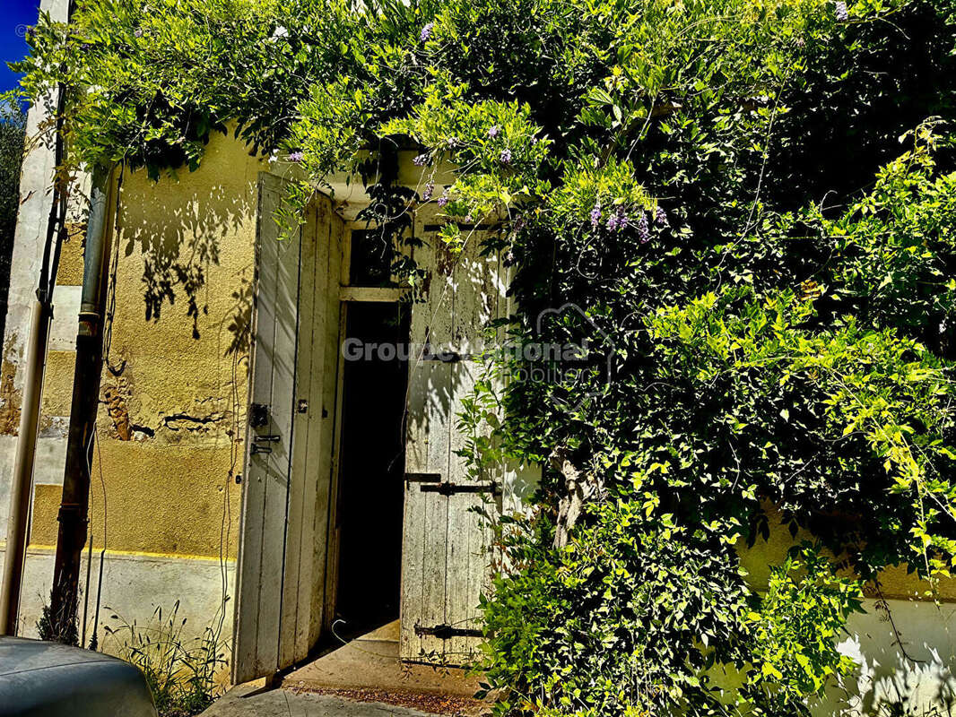 Maison à MAUGUIO