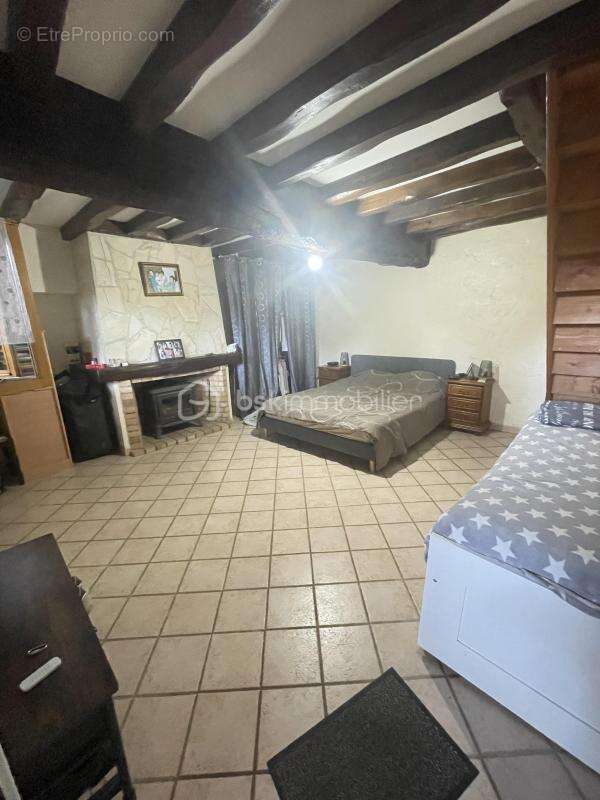 Maison à VILLETHIERRY