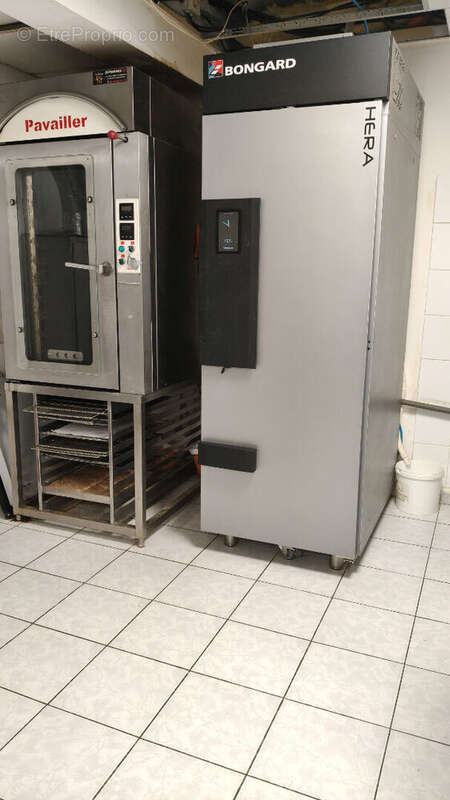 Commerce à LA LONDE-LES-MAURES