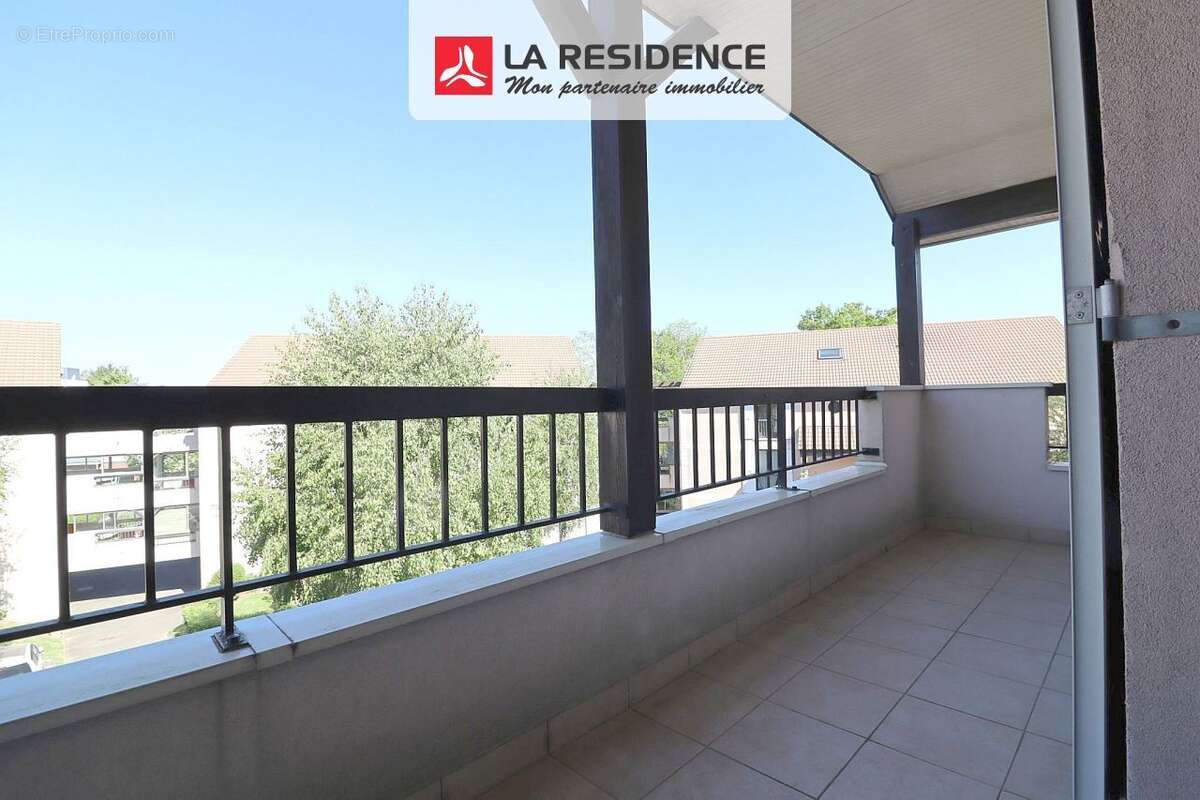 Appartement à BUC