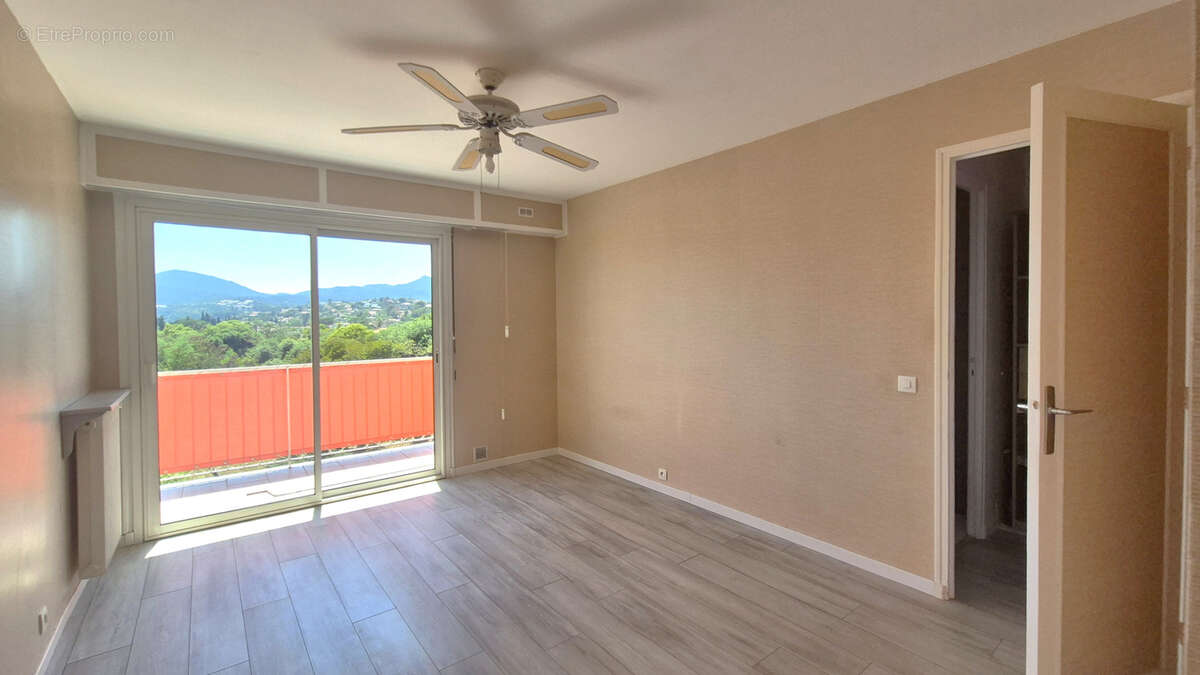 Appartement à MANDELIEU-LA-NAPOULE