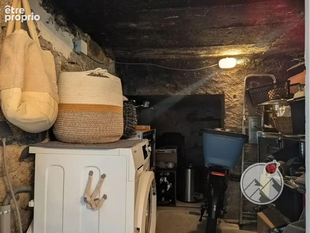 Centre ville d'Argelès-Gazost : maison de ville de caractère entièrement rénovée avec 2 chambres + mézzanine - photo 17