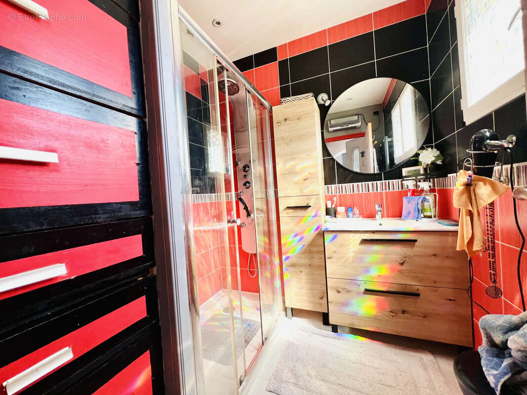 Vente villa 5 pièces de 140m2 avec piscine, garage et terrain de 1 000m2 - photo 16