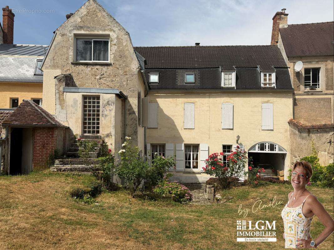 Demeure d'exception au cœur du vieux Château-Thierry -5 Chambres, un appartement - 319 m² d'histoire ! - photo 2