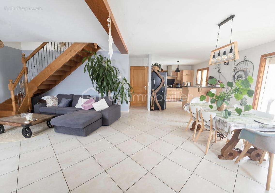Maison Familliale T5 avec piscine - photo 4