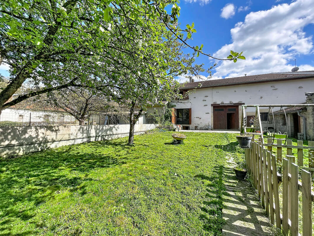 Maison à NANT-LE-GRAND