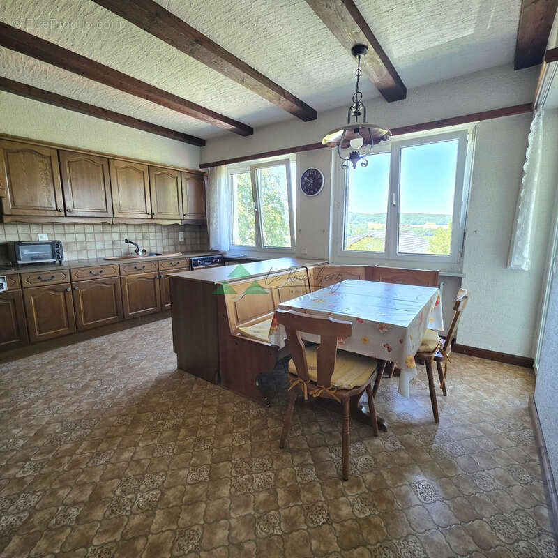 Maison familiale à fort potentiel   156 m2 avec grand terrain et vue dégagée - photo 8