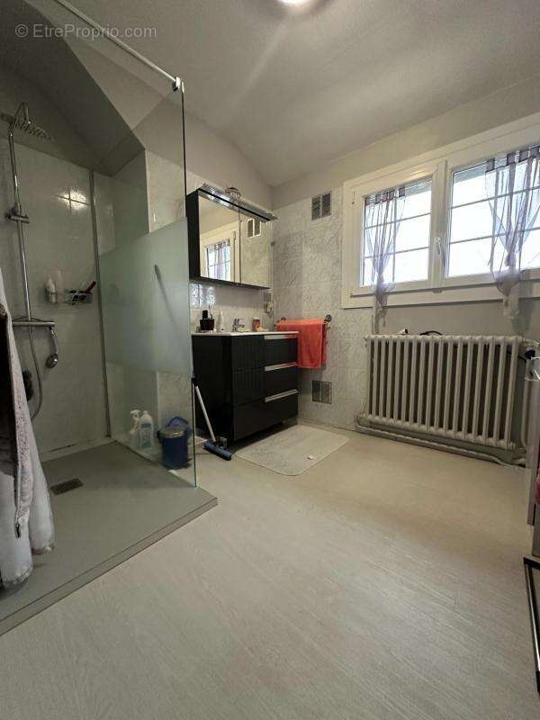 Maison à SAINT-PAVACE