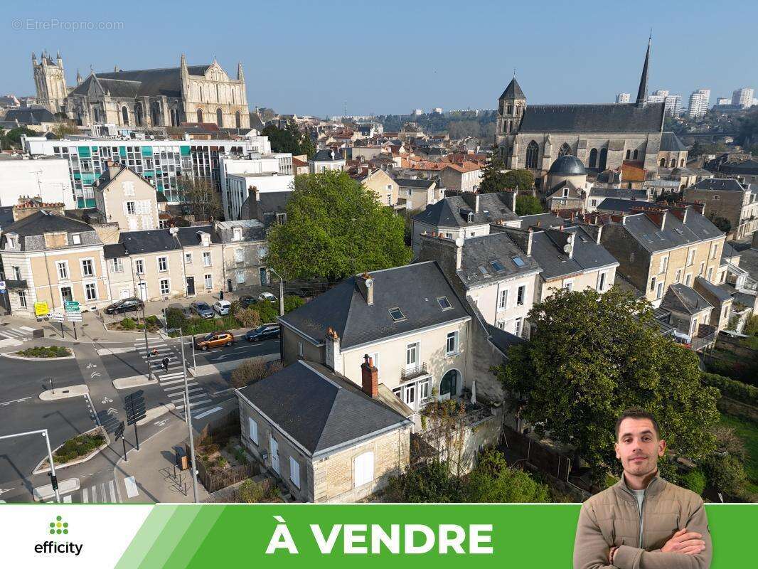 Maison 202 m² à Poitiers  - photo 2