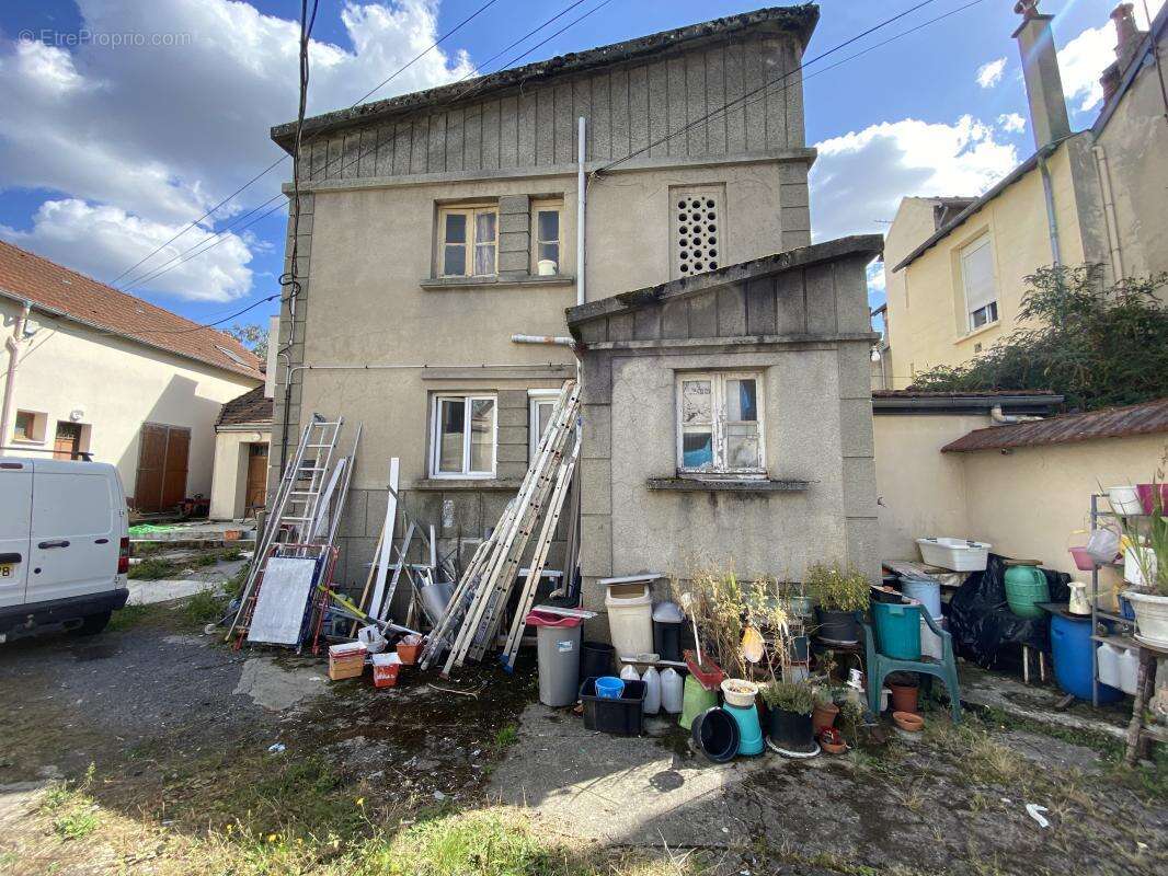Maison à BONNIERES-SUR-SEINE