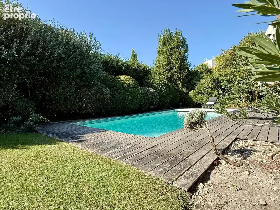 BORDEAUX CAUDERAN - Superbe maison Familiale T8 sur magnifique parcelle arborée - photo 1