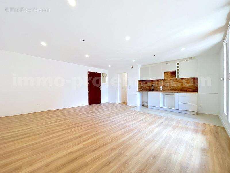 Appartement_T3_Gaillard_frontière_Suisse_direction_GENEVE_CALME_investissement_vente_TERRASSE_séjour_salon_CUISNE_OUVERTE_CHAMBRES_ - Appartement à GAILLARD