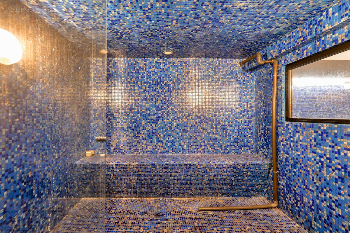 Maison à SAINT-LAURENT-DU-VAR