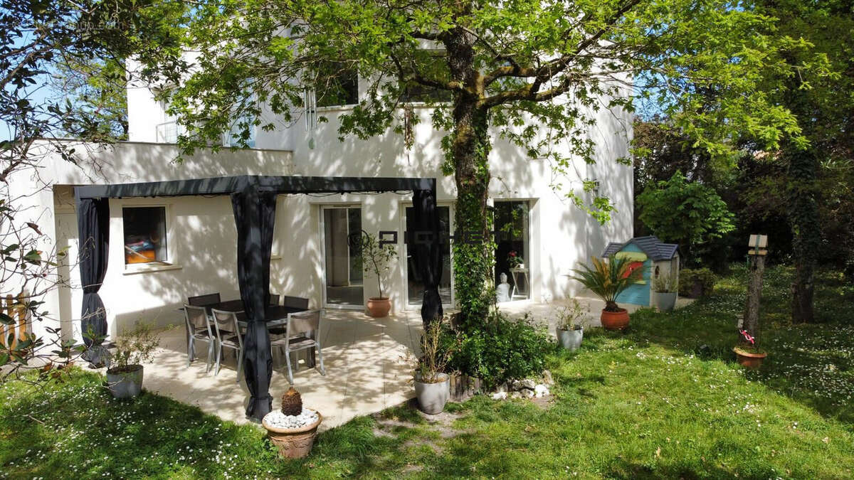 Maison à SAINT-MEDARD-EN-JALLES
