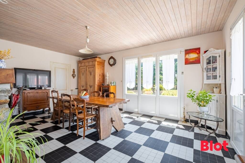 Maison à SAINT-MICHEL-CHEF-CHEF