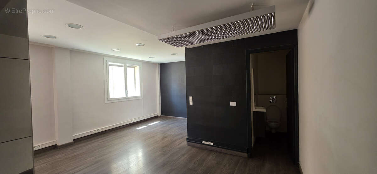 Bureaux / local professionnel 44 m2   boulevard clémenceau   perpignan - photo 4