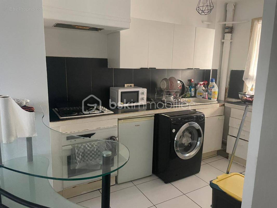 Appartement à MARSEILLE-4E